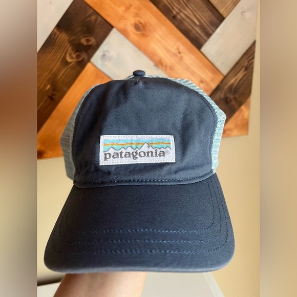Patagonia trucker hat in two tone blues. - Picture 2 of 9